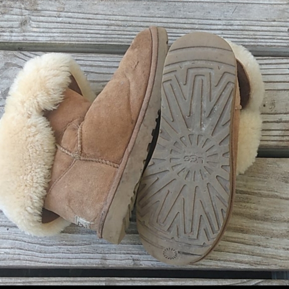 UGG one button Bailey boots - Picture 5 of 8